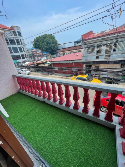 Lucena Transient near Mount Carmel & QMC