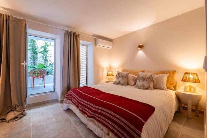 Charming Flat with Patio Lisbon