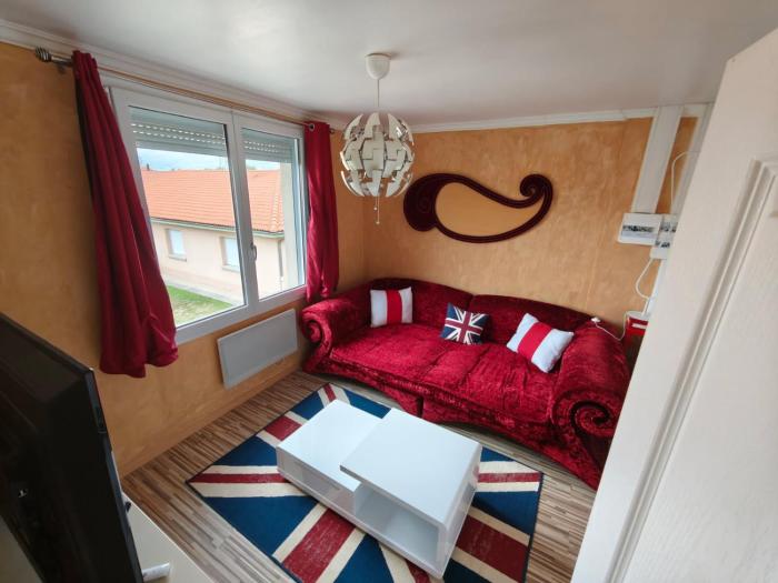 independent apartment in house with 3 bedrooms