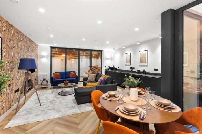 Luxe Duplex Apartment Fulham With Outdoor Patio