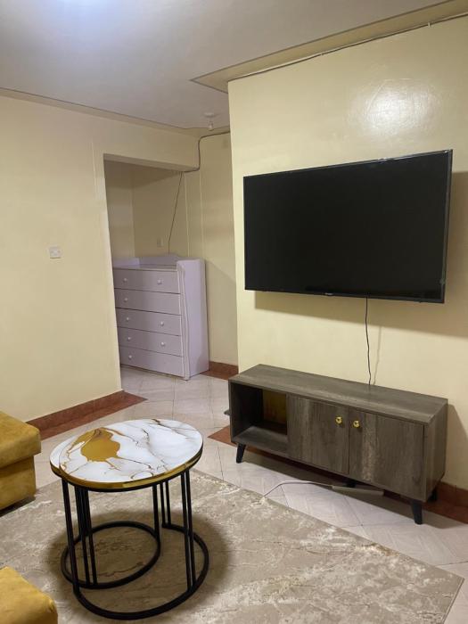 Cozy 1 bedroom Apartment in South b