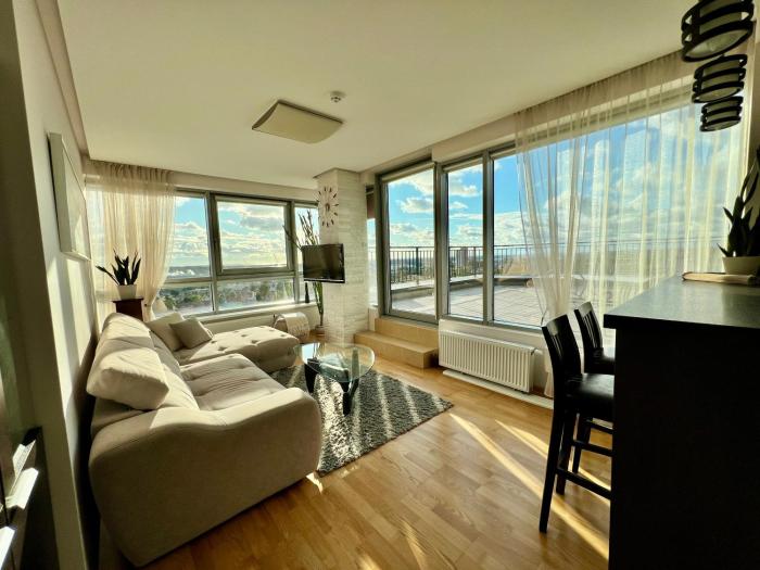 Panoramic sea-view penthouse