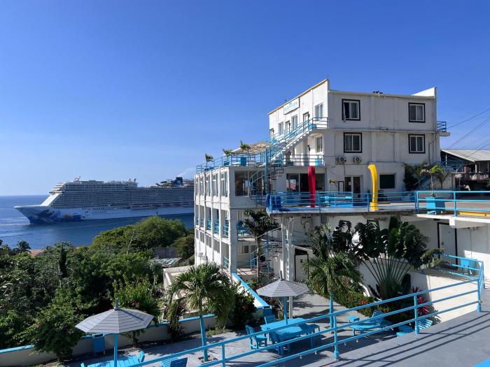 Lunas View Hotel and Restaurant