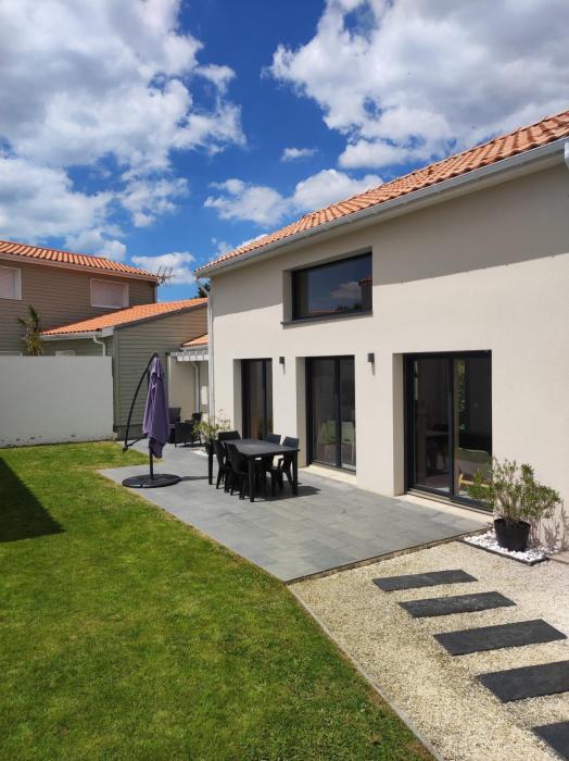 Maison confortable à 400m de la plage