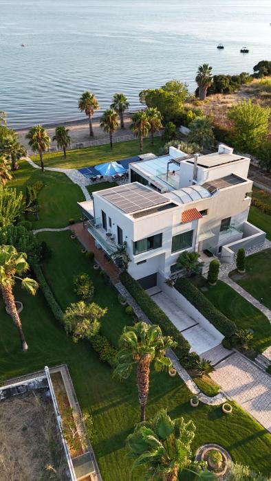 Evia Palm Beach Villa