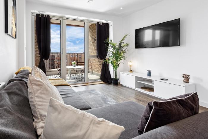 Fantastic 2 bed Flat with view IG11