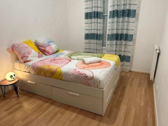 Chambre chez Flore, Versailles Thoiry, France, miniature