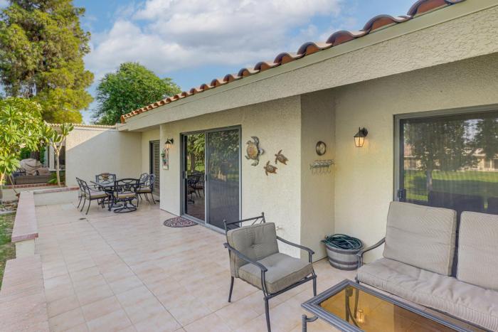 Golf and Swim Country Club Condo in Palm Desert