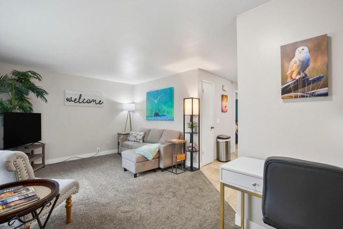 Central Location - quiet cozy furnished apt #4