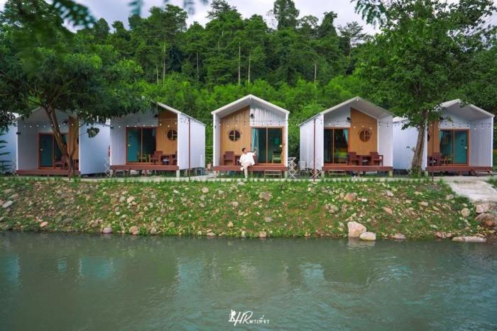 ชิลล์ แคมป์ ชะอม