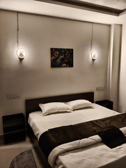 Dhavika stay eat n celebrate