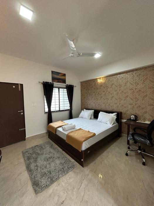 Hotel Accom