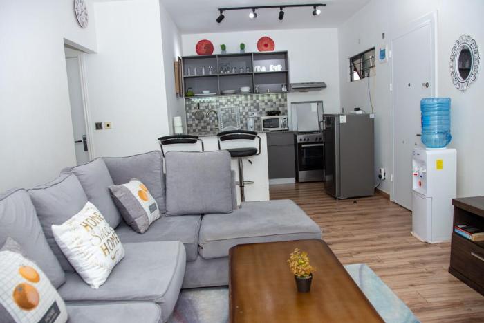 Modern Apt ideal for work and rest