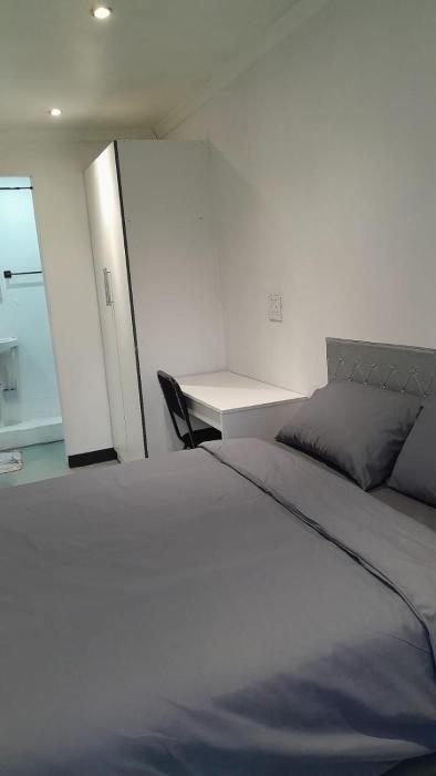 Bachelor Flat, Fiber Wifi, Close to UJ, Milpark