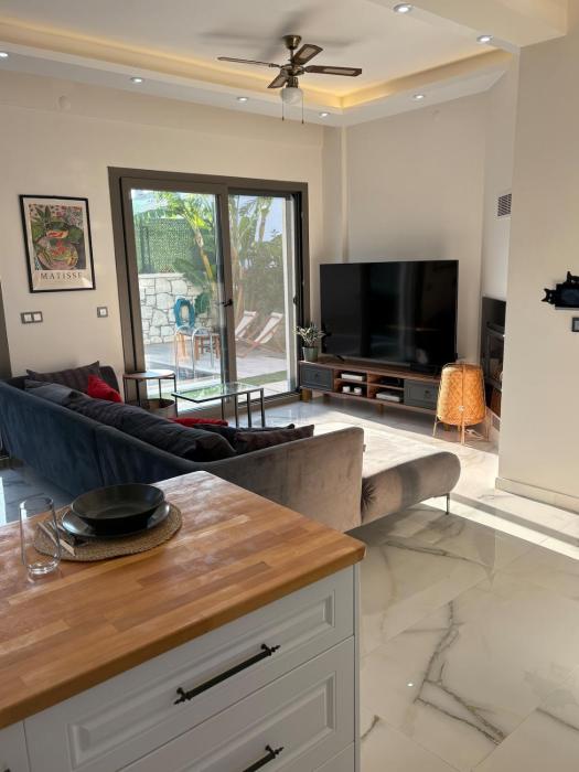 5 km to Alacati, Luxury Villa with Garden and Pool