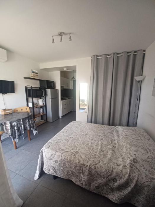 Studio avec jardinet et balcon idéalement situé