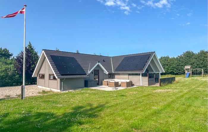 Holiday Home Lindevænget Humble Iv