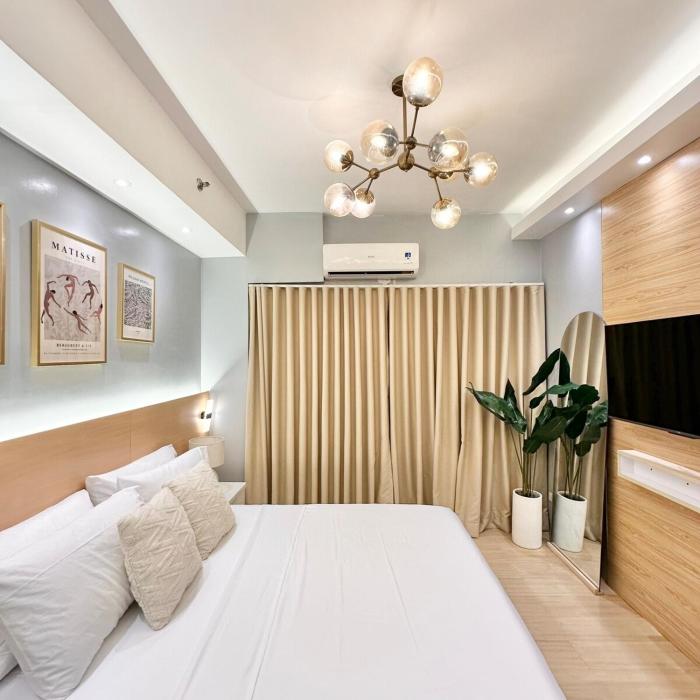 Stylish Studio Unit with Balcony in Grace Residences