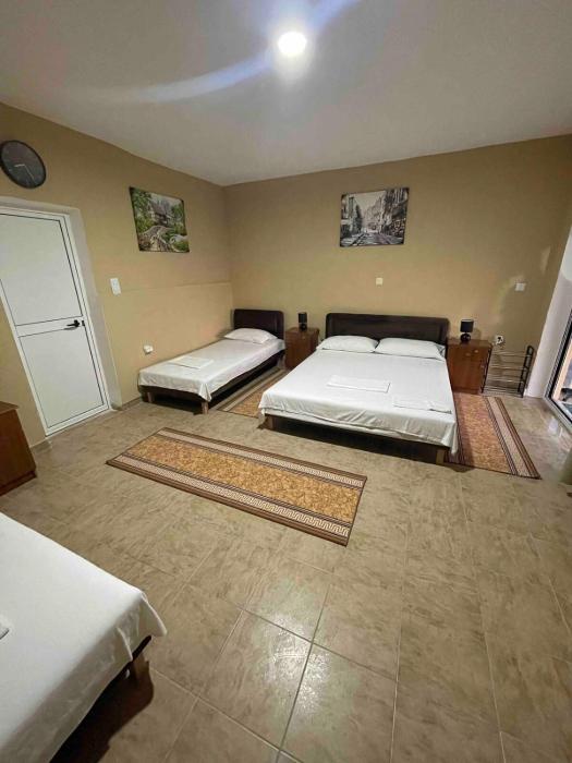 Fontana apartments 1B