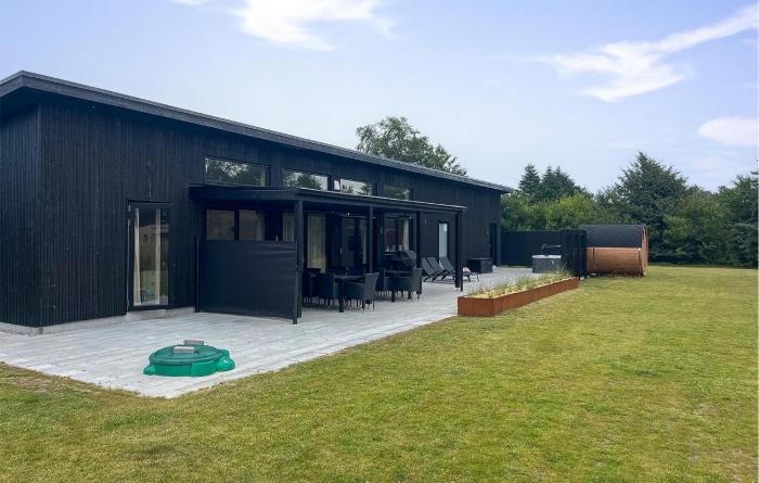 5 Bedroom Stunning Home In Hadsund