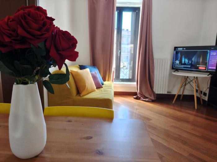Milan Center Urban Apt, AC, WiFi, Metro M3 Duomo