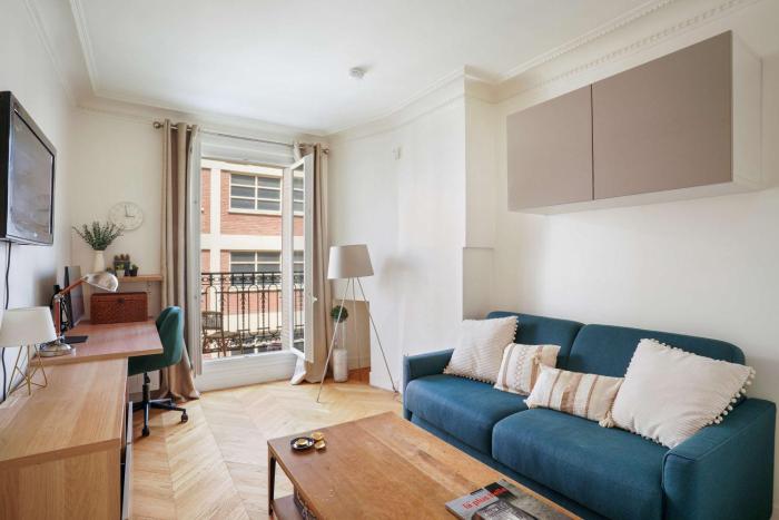 Bright 1bed 3p flat near Montmartre