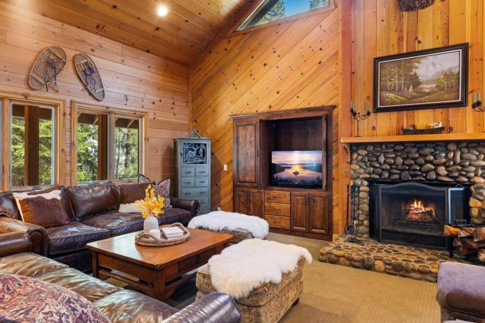 Luxury 4BR Retreat Near Northstar Sleeps 10