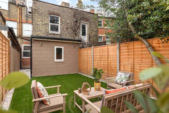 London Stratford 3 bedroom with Garden