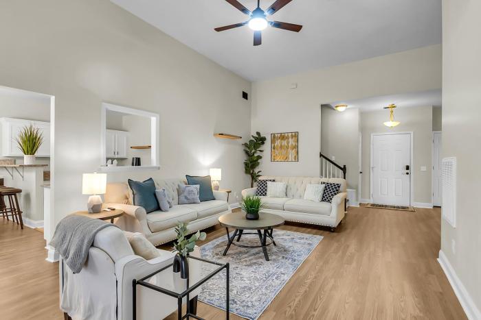 Lowcountry Luxe Spacious 4br Oasis In Charleston