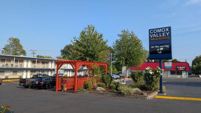 Comox Valley Inn & Suites