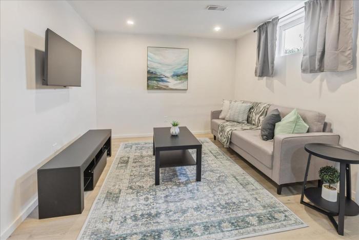 Stewarts Place Newly Renovated Basement City Apartment