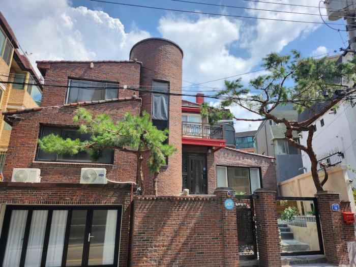 New Serene Hongdae Gardensuite1F, 5min from AREX W