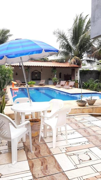 Beach house with pool for up to 20 people