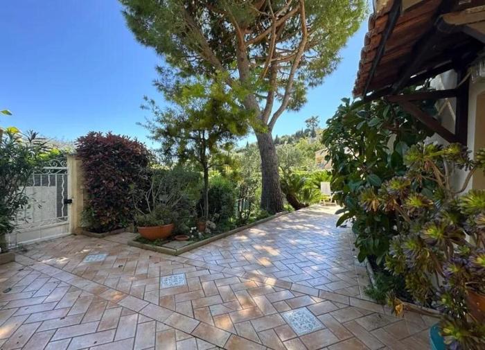 Chez Cecilia , bellissima casa indipendente con giardino e patio