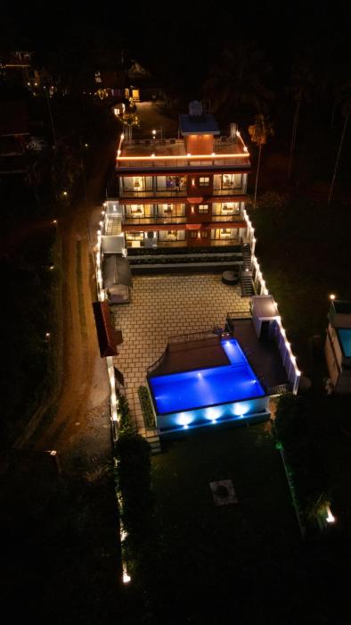 Lake Paradise Resort