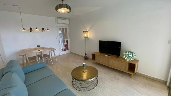 Beautiful 2 room quiet bright amazing view