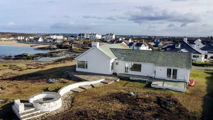 AEL-Y-BRYN-5 BED- DRAMATIC SEA VIEWS - Sleeps 12