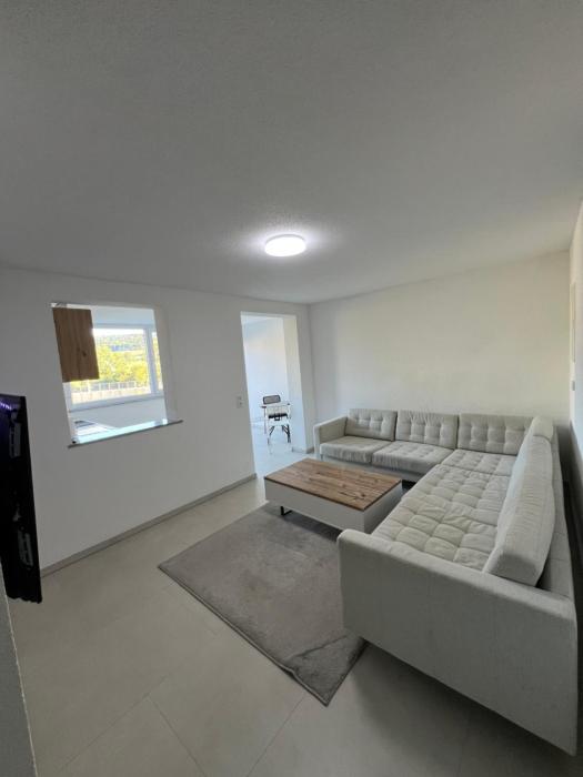 Moderne helle 2 Zimmer Wohnung Neubau