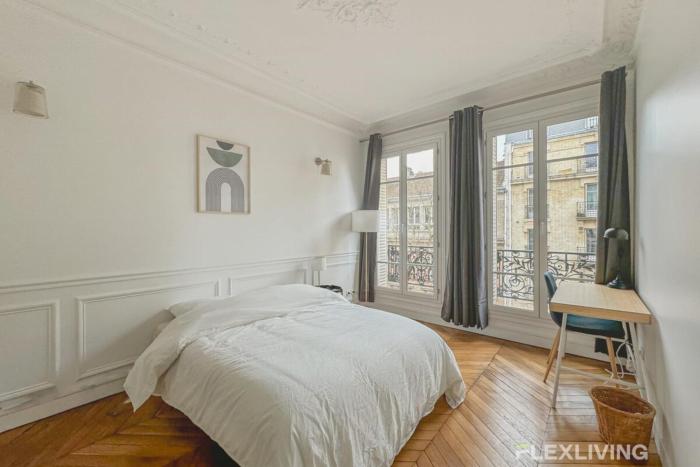 Spacious 3-Bedroom Apartment in Alésia