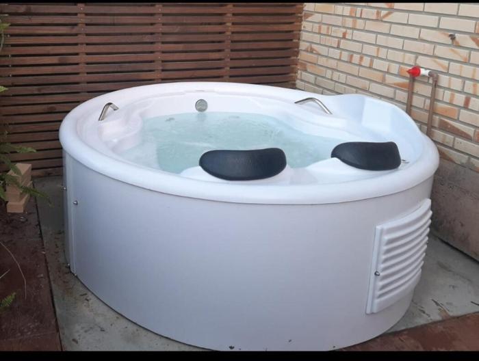 PRAIA DA FERRUGEM PÉ NA AREIA PRÓXIMO ao MAR, GAROPABA