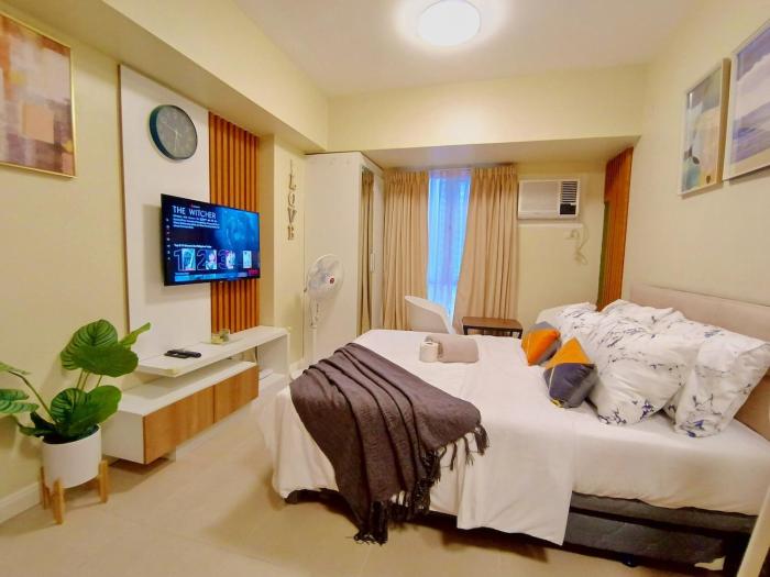 219T3 Avida Riala IT Park Queen Bed 400Mbps Wi-Fi