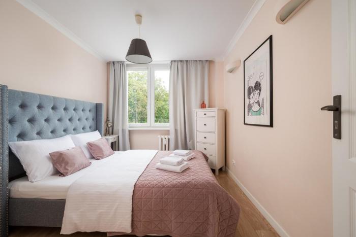 Afrykańska Deluxe Apartment by BookingHost