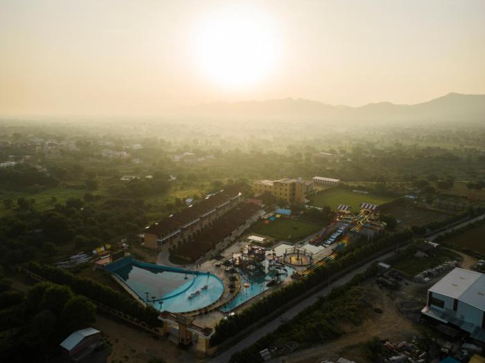 Clarks Collection Brahmas Resort