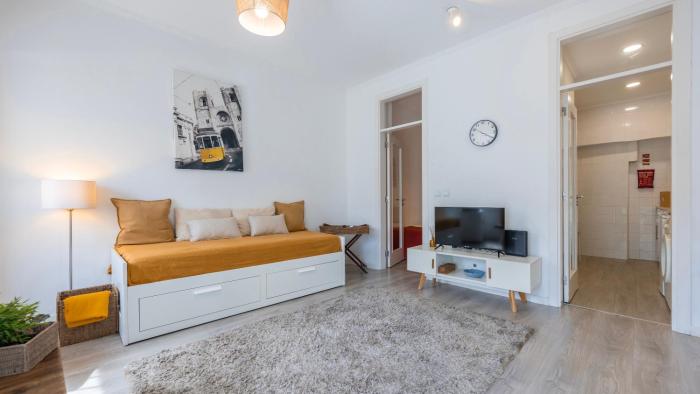 1BDR Cozy Flat in Heart of Lisbon by LovelyStay