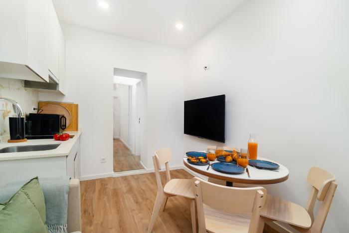 WHome Live the Lisbon Dream - Cobblestones & Culture