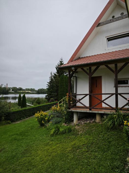 Dom nad jeziorem, własna linia brzegowa, łódka, rower wodny na wyłączność