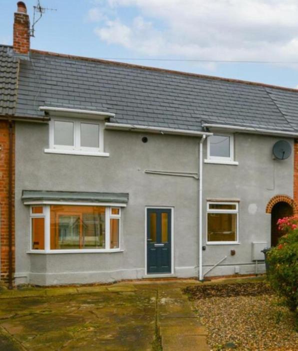House - Sleeps 4-6 - Parking - Pet friendly