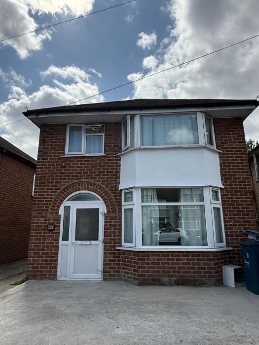 Cosy 3 Bedroom Home with Parking Easy Oxford Access