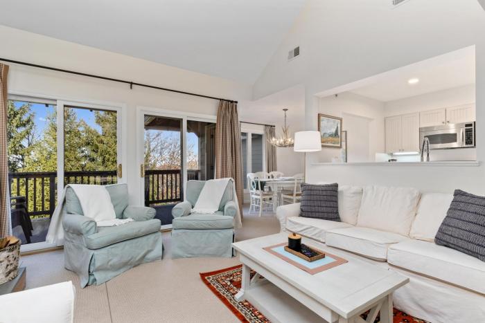 Stoneridge 81 with Wintergreen Advantage