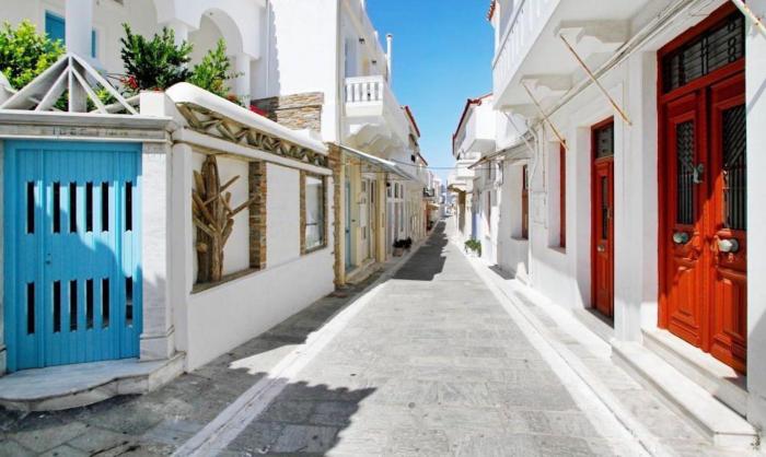 Chora Sea Nest, 2-BDR Flat in Andros Town
